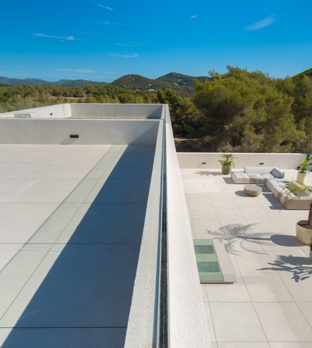 Resa Estates Ibiza villa te koop modern 1.terrace .jpg
